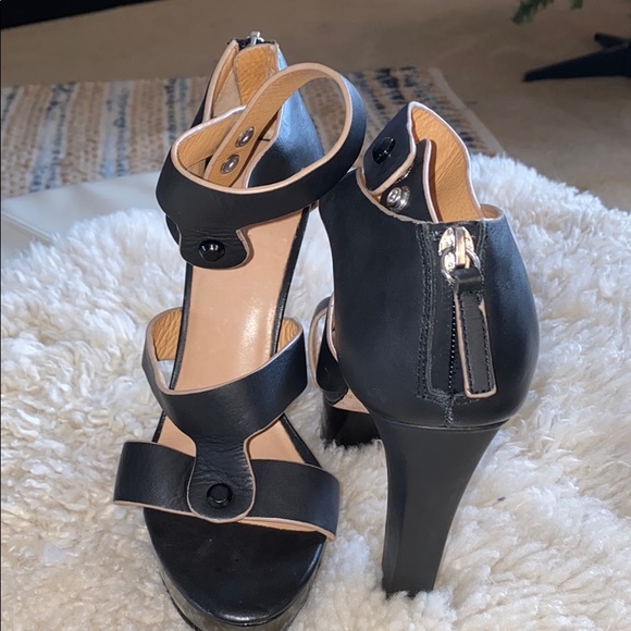 Sandal - Picture 3 of 8